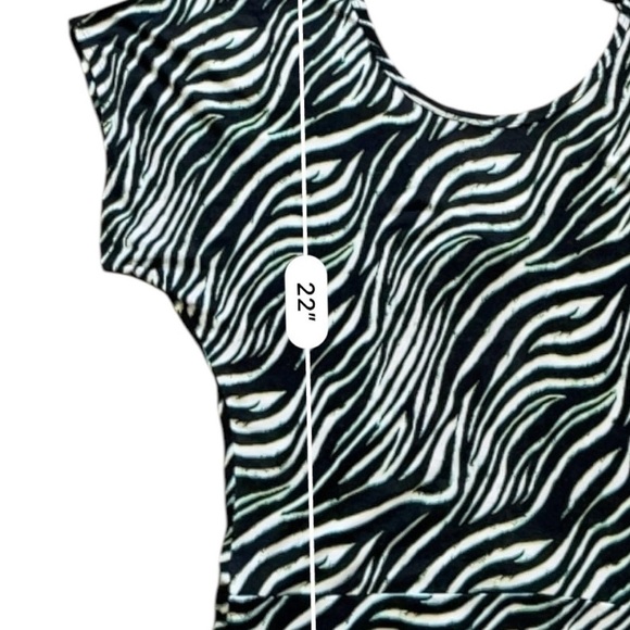 Rue 21 casual zebra print top blouse XL short dropped sleeves multicolored - Picture 10 of 12